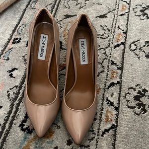 Never worn nude Steve Madden heels